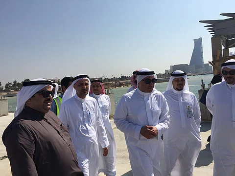أمين جدة يتابع مشاريع المحافظة مع أعضاء المجلس البلدي
