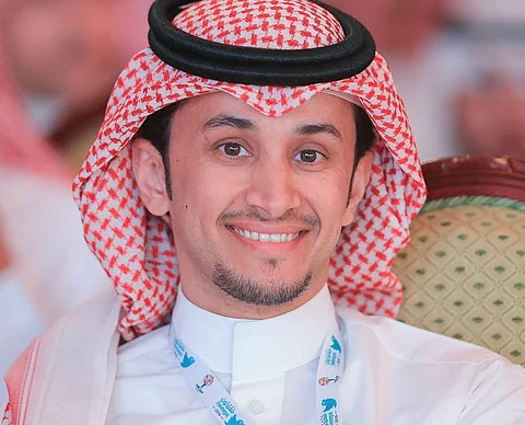 "المطيري" ينتقل إلى قناة الإخبارية