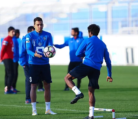 الهلال يستعد للوحدة.. والعابد يغيب عن التدريب
