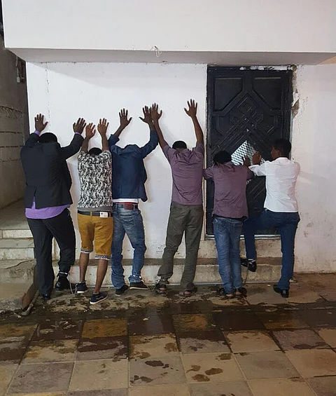 اﻹطاحة بأخطر مروجي العرق المسكر في أبو عريش