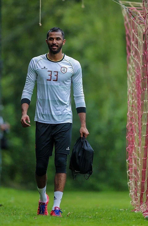 ٤ أيام تفصل "الشباب" عن "العويس".. الهلال والأهلي يجهزان العقود