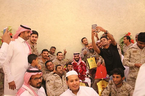 هكذا استقبل أهالي جازان البطل "عقيلي" الشاهد على فدائية بواسل السعودية في الحروب