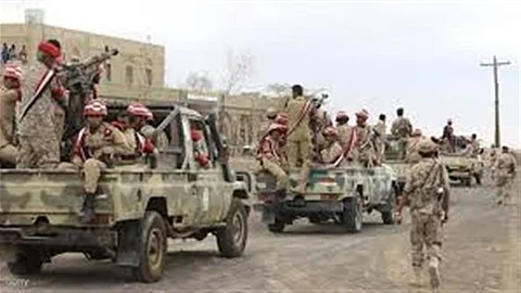 الجيش اليمني يشن هجومًا واسعًا على مواقع الانقلابيين غرب محافظة تعز
