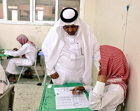 مدير تعليم جدة يتابع سير الاختبارات بمدارس خليص