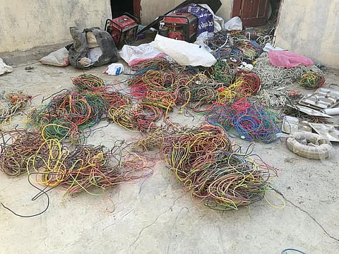 شعبة الضبط الإداري تطيح بعمالة مخالفة تدير موقعًا لبيع السكراب