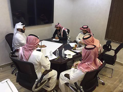 إدارة الموارد المالية تناقش روافد دعم "مساعدة الشباب على الزواج"