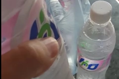 جازان.. الجهات المختصة تحقق في حادثة فيديو علب المياه المثقوبة