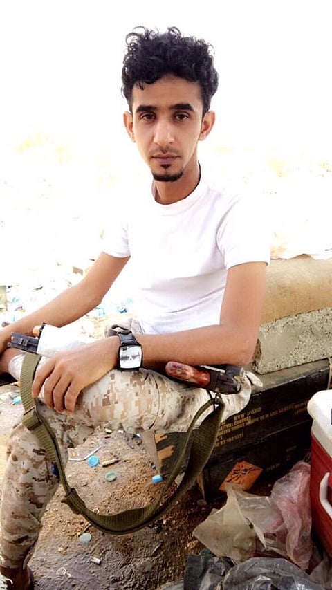 جموع المعزين يتوافدون على بحرة لتقديم العزاء في شهيد الوطن "القميزي"