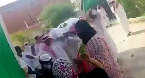 بالزغاريد وراية التوحيد.. أسرة الشهيد "العمري" تودع جنازة ابنها