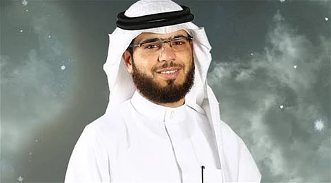 التحقيق مع وسيم يوسف لنشره رقم صحافي سعودي عبر "تويتر"