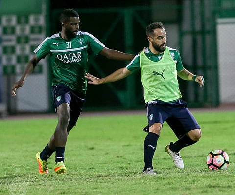 الأهلي يبدأ استعداداته لديربي جدة .. والأمير يقيم مأدبة عشاء للفريق