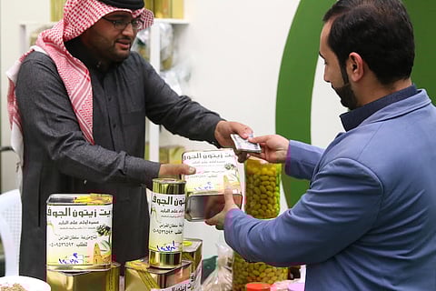 "مهرجان الزيتون" يُواصل فعالياته بالجوف باستقبال آلاف الزوار