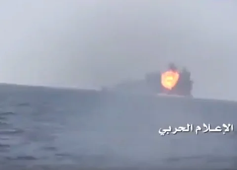 فضيحة الملالي.. فيديو يكشف تورّط عناصر إيرانية في استهداف الفرقاطة السعودية