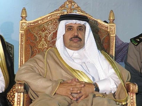 "البقمي" يتسلم صك مطار القنفذة من رئيس المحكمة