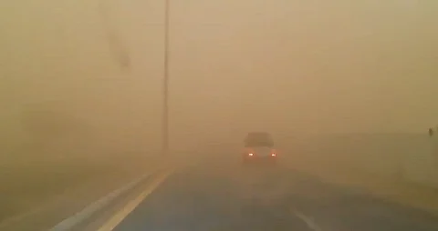 مكة .. رياحٌ مُثيرة للأتربة تحدُّ من الرؤية الأفقية و"المدني" يحذّر
