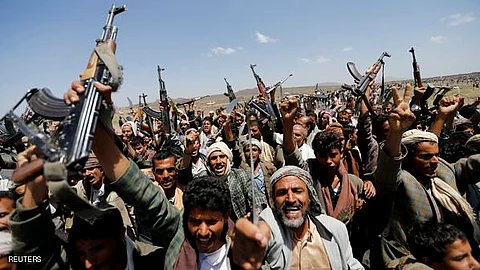 الانقلابيون في صنعاء يستهدفون حرمان اليمنيين من الأدوية