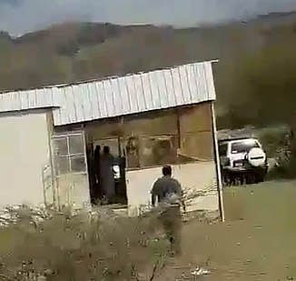 مضاربة جماعية بالسكاكين داخل مسجد في شمران.. والشرطة تتدخل