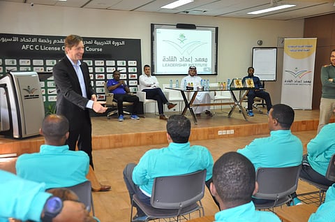 الاتحاد السعودي لكرة القدم يختتم دورة C للمدربين الوطنيين