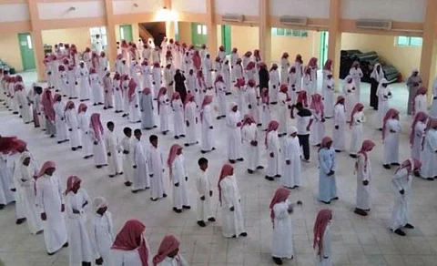 البرد يلغي الاصطفاف الصباحي بمدارس الأفلاج