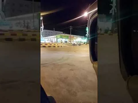شاهد.. القبض على مواطن ثلاثيني يمارس التفحيط أمام دورية شرطة بحفر الباطن