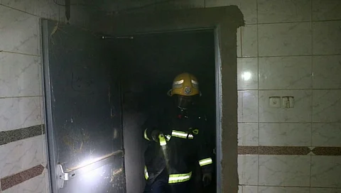 إخلاء 30 شخصًا إثر حريق اندلع في مجمع طبي بـ"سبهاني مكة".. ولا إصابات