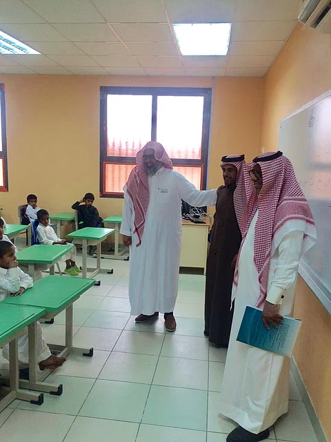 "العقيبي" يتابع انتظام 75 ألف طالب بـ552 مدرسة بينبع