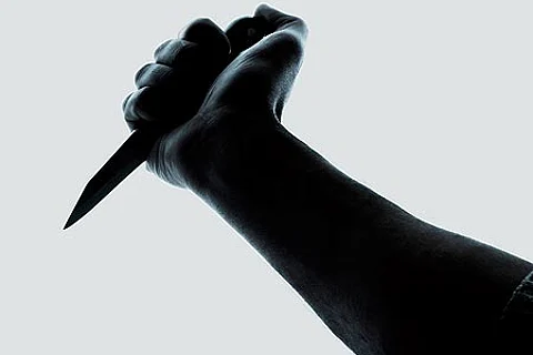 حادثة الطعن بمحل تجاري بكعكية مكة.. أبناء عمومة والسبب "لعبة ضومنة"