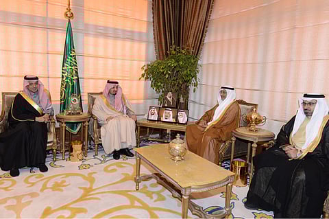 أمير عسير يطلع على مشاريع جامعة بيشة