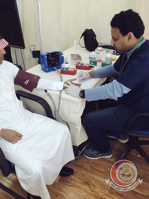 الشؤون الصحية بالحرس الوطني تستقبل زوار الجنادرية المتبرعين بالدم