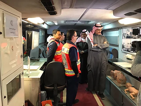رئيس الهلال الأحمر يشدد على المشاركة الفاعلة لخدمة زوار "الجنادرية"