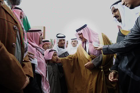 أمير الباحة يؤدي صلاة الميت على "الزهراني" شهيد الواجب