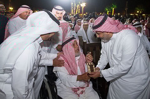 محافظ ينبع لمنتقدي مهرجان المنطقة التاريخية: مستمرون في عملنا