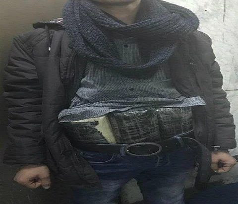 أحشاء و"حذاء" وحافظة فاشلة .. إحباط 6 محاولات لتهريب المخدرات بمطار جدة