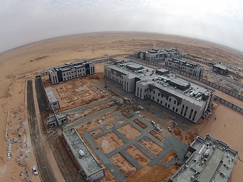 طلاب وطالبات كلية العلوم برماح ينتقلون للمبنى الجامعي الجديد