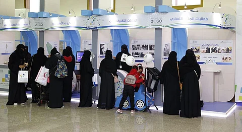 حضور نسائي كثيف في دورات "قطاع تدريب البنات" بـ"الجنادرية ٣١"
