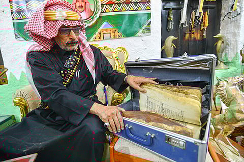 شاهد.. "قروش الجنادرية " يعرض مقتنيات أثرية تجاوز عمرها الـ200عام