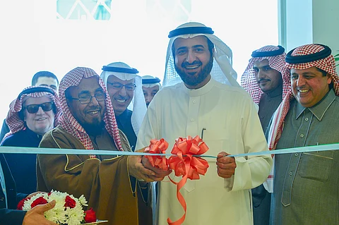 بالصور.. "الربيعة" يفتتح مقر جمعية "علاجي" الخيرية