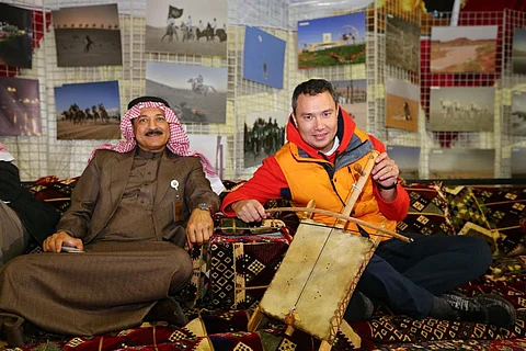 صوت الربابة وحنينها سبب تردّد "إندونيسي" لجناح الجوف بالجنادرية 31