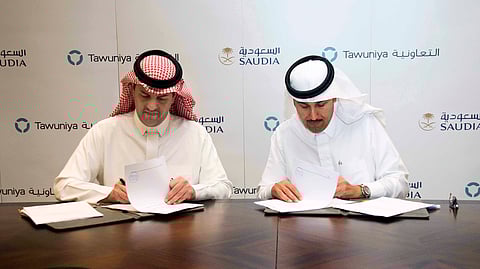 الخطوط السعودية تبرم اتفاق تأمينها الطبي مع "التعاونية"