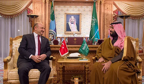 "ولي ولي العهد" يبحث أوجه التعاون وتطورات الأوضاع مع وزير الدفاع التركي