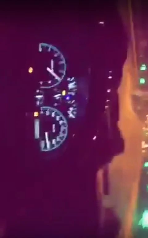 شاهد.. مجازف يتجاوز مركز الضبط بحقل بسرعة 200 كلم