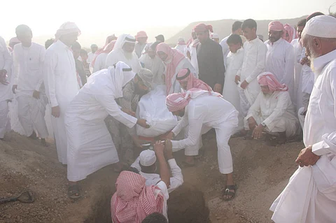 الجموع تشيع شهيد الواجب "العريف محمد محزري" في "أحد المسارحة"