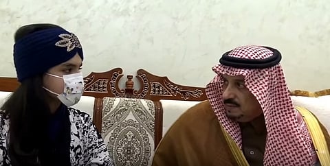 فيديو.. أمير الرياض يحقق أمنية "طفلة السرطان" ويزورها فتكشف عن مفاجأة