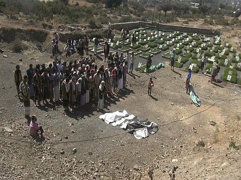 شاهد.. تهديد السعودية واحتلال صنعاء ينتهي بمقابر جماعية للحوثيين البؤساء