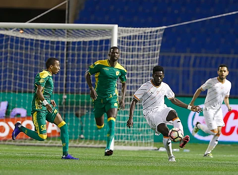 بالصور.. جزائية تقود الشباب للتعادل أمام الخليج