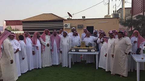 موظفو المالية بجازان ومكتب صامطة يكرمون مديرهم السابق عبده رفاعي