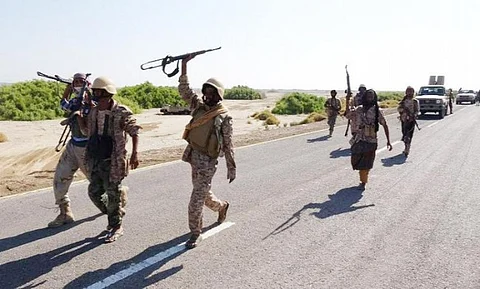 بدعم التحالف العربي.. الجيش اليمني يحرر المخا بالكامل من الانقلابيين