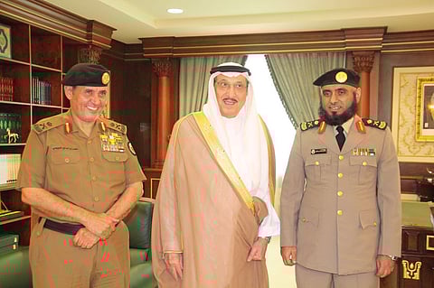 "أمير جازان" يقلد "العليان" رتبة لواء