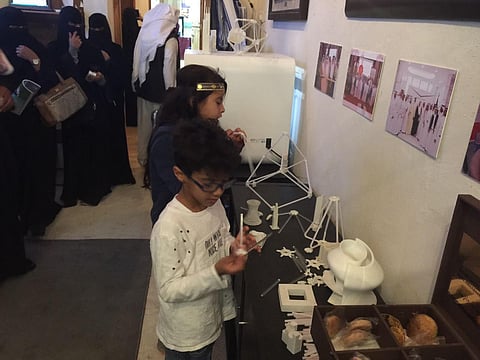 عروض ثلاثية الأبعاد وهولوجرام تجذبان زوار الجنادرية