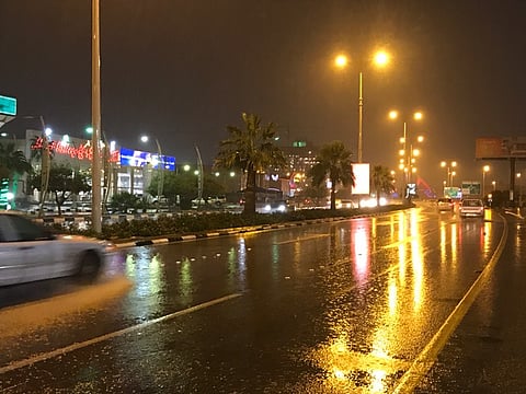 الآن.. أمطار غزيرة على مدن المنطقة الشرقية